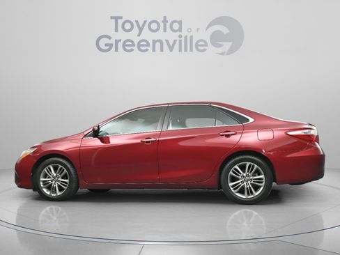 Used 2017 Toyota Camry SE w/ Moonroof Package FWD image 6