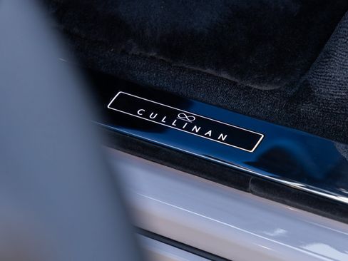 New 2026 Rolls-Royce Cullinan Black Badge image 28