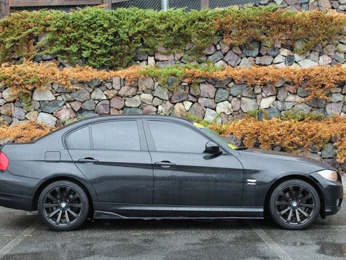 Used 2011 BMW 328i xDrive Sedan AWD/4WD image 8