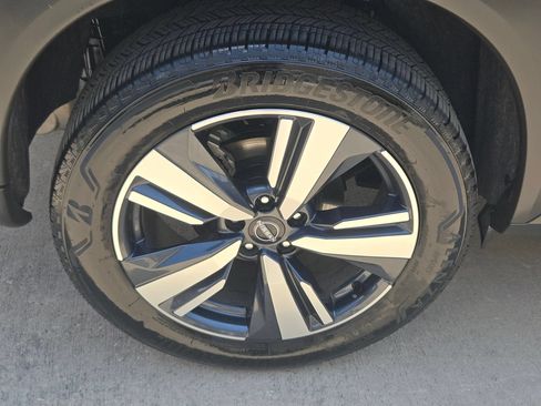 Certified 2026 Nissan Rogue SL FWD image 30