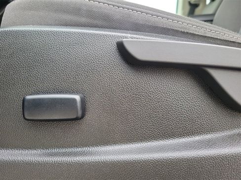 Used 2022 Chevrolet Colorado LT image 18