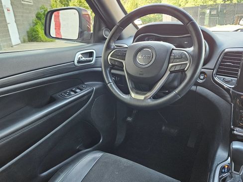 Used 2022 Jeep Grand Cherokee Laredo X AWD/4WD image 9