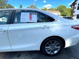 Used 2017 Toyota Camry SE image 4
