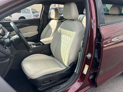 Used 2019 Buick Regal Avenir w/ Driver Confidence Package II FWD image 9