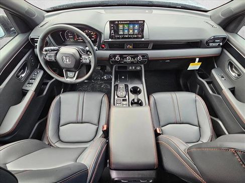 New 2025 Honda Pilot TrailSport image 14