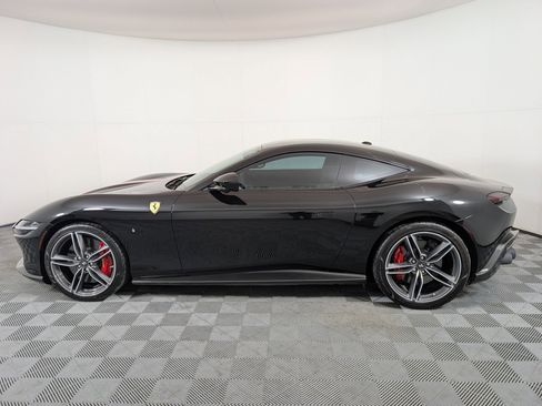 Used 2022 Ferrari Roma image 2