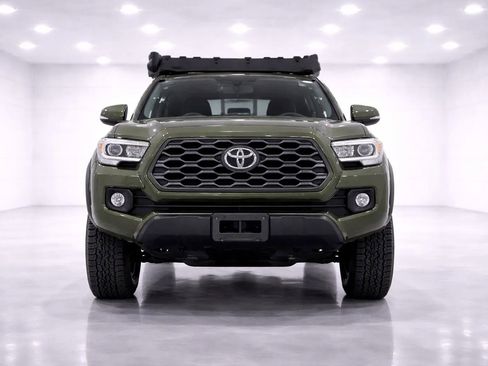 Used 2022 Toyota Tacoma TRD Off-Road w/ Technology Package image 8
