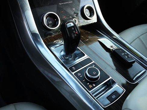Used 2019 Land Rover Range Rover Sport HSE AWD/4WD image 16