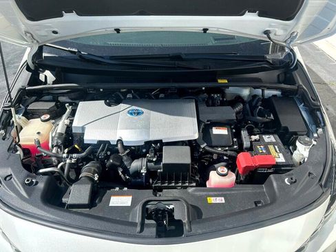 Used 2018 Toyota Prius Prime Premium image 35