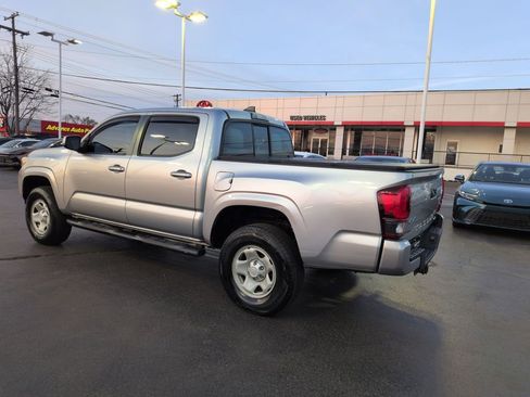 Used 2018 Toyota Tacoma SR w/ SR Convenience Package image 3