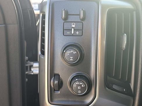 Used 2018 Chevrolet Silverado 1500 LT w/ All Star Edition image 27