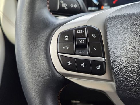 Certified 2025 Ford Explorer Active w/ Active Comfort Package image 28