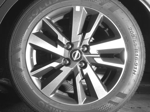 Used 2025 Nissan Versa SV FWD image 13