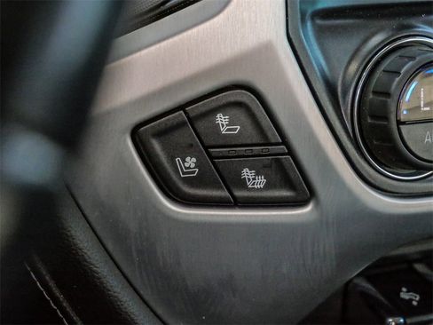 Used 2018 GMC Sierra 2500 SLT w/ Duramax Plus Package image 31