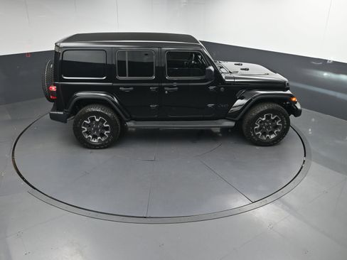 Used 2025 Jeep Wrangler Sahara image 37