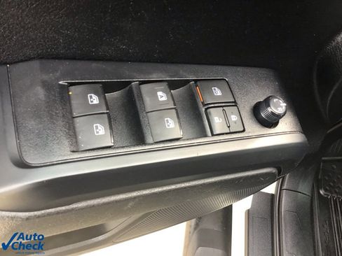 Used 2022 Toyota Tacoma SR image 15
