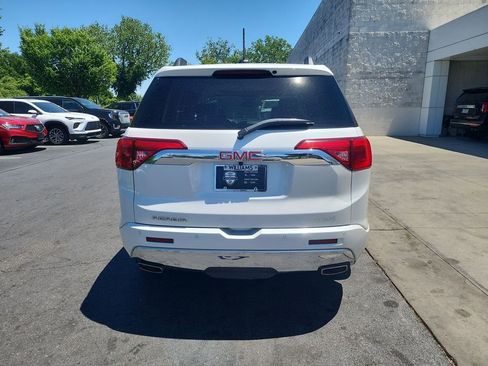 Certified 2019 GMC Acadia Denali w/ Technology Package FWD image 7