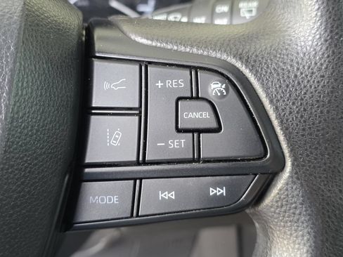 Used 2023 Toyota Sienna LE AWD/4WD image 27