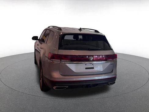 Used 2025 Volkswagen Atlas SE image 11
