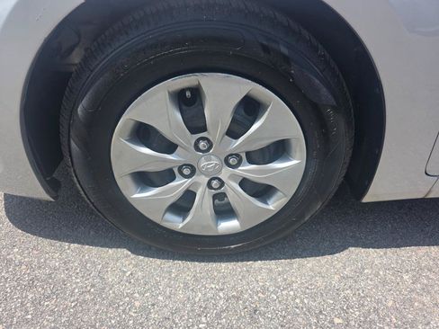 Used 2016 Hyundai Accent SE FWD image 18