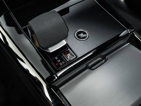 New 2025 Land Rover Range Rover Sport SE image 25