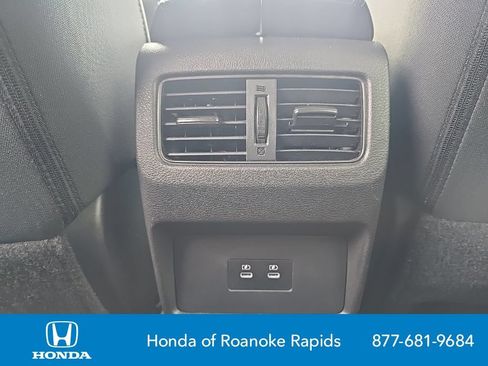 Used 2024 Nissan Rogue SV FWD image 17