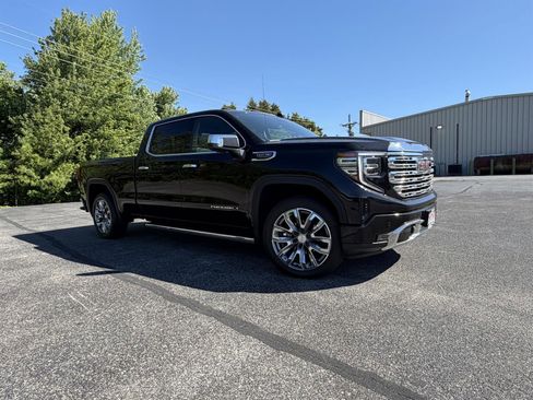 Used 2023 GMC Sierra 1500 Denali w/ Denali Reserve Package AWD/4WD image 2