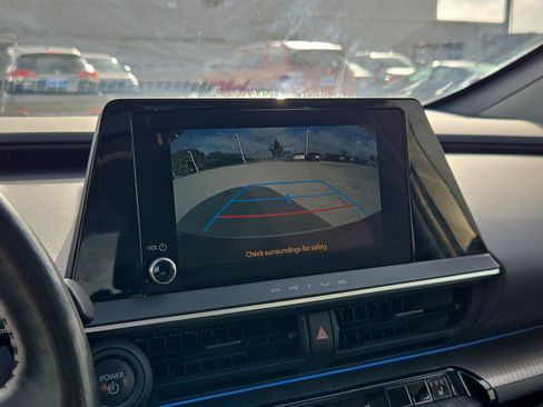 Used 2024 Toyota Prius XLE FWD image 25