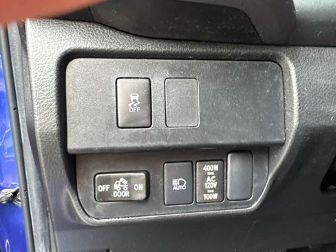 Used 2023 Toyota Tacoma TRD Off-Road AWD/4WD image 7