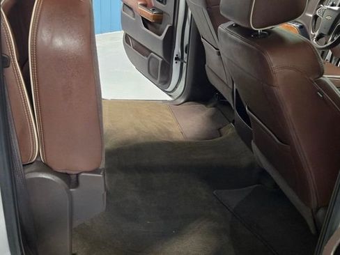 Used 2017 Chevrolet Silverado 1500 High Country image 24