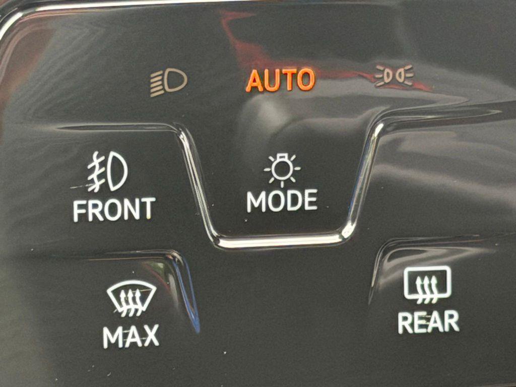 New 2026 Volkswagen GTI SE FWD image 14