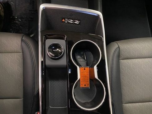 New 2026 Chevrolet Equinox LT w/ Convenience Package II AWD/4WD image 24