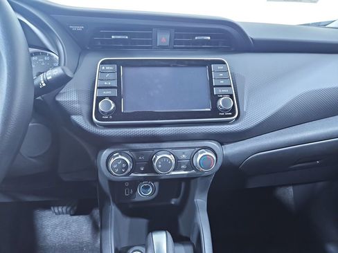New 2025 Nissan Kicks Play S image 18