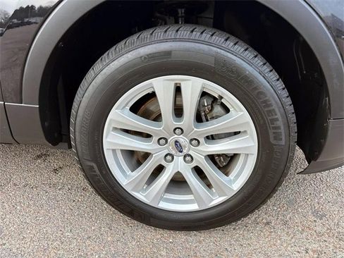 Used 2019 Ford Explorer XLT image 33