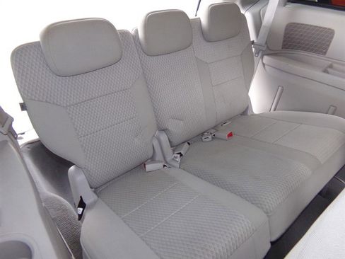 Used 2008 Chrysler Town & Country Touring image 28