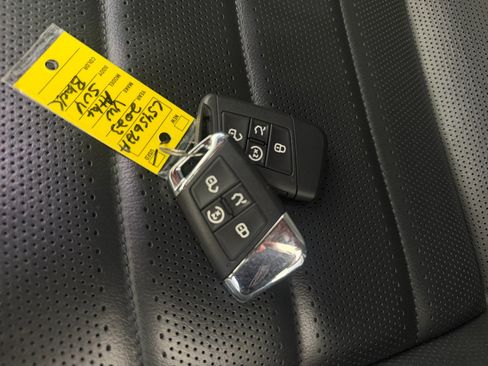 Used 2023 Volkswagen Atlas Cross Sport SEL Premium R-Line AWD/4WD image 29