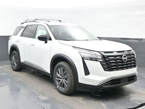 New 2026 Nissan Pathfinder SV FWD image 8