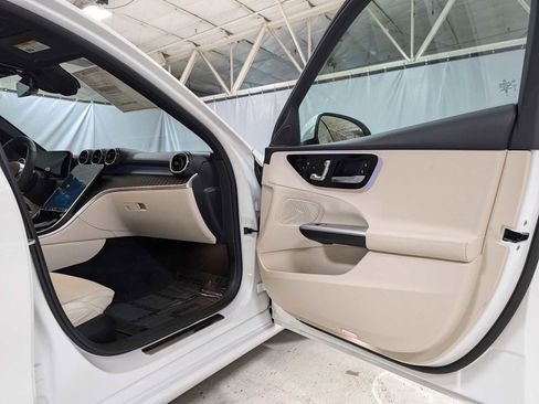 Used 2025 Mercedes-Benz C 300 4MATIC Sedan image 10