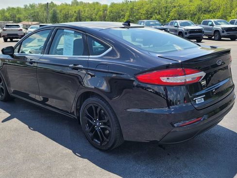 Used 2020 Ford Fusion SE w/ Equipment Group 151A FWD image 9
