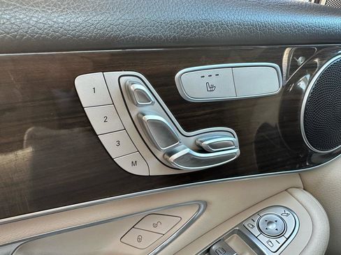 Used 2018 Mercedes-Benz GLC 300 4MATIC image 15