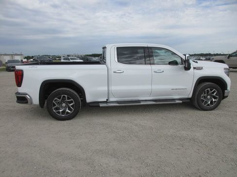 New 2026 GMC Sierra 1500 SLT w/ SLT Premium Plus Package AWD/4WD image 3