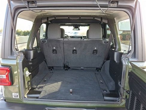 Used 2024 Jeep Wrangler Rubicon image 28