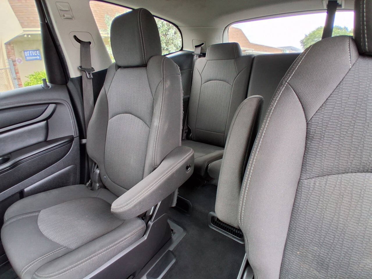 Used 2017 Chevrolet Traverse LT FWD image 18