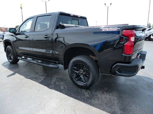 Used 2020 Chevrolet Silverado 1500 LT Trail Boss w/ Midnight Edition AWD/4WD image 8