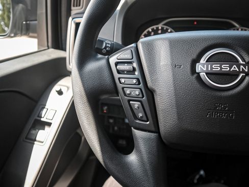Used 2025 Nissan Frontier SV image 19