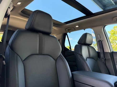 Certified 2025 Honda Pilot Touring image 16