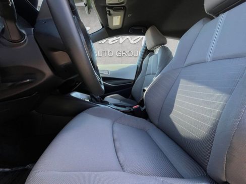Used 2025 Toyota Corolla SE image 19