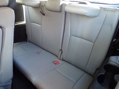 Certified 2023 Toyota Highlander XLE image 18