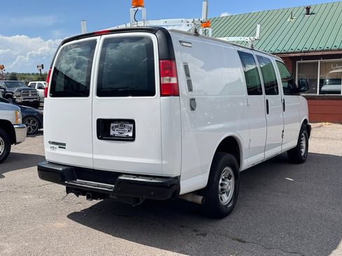 Used 2014 Chevrolet Express 2500 RWD image 3