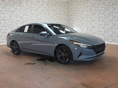 Used 2021 Hyundai Elantra SEL FWD image 1